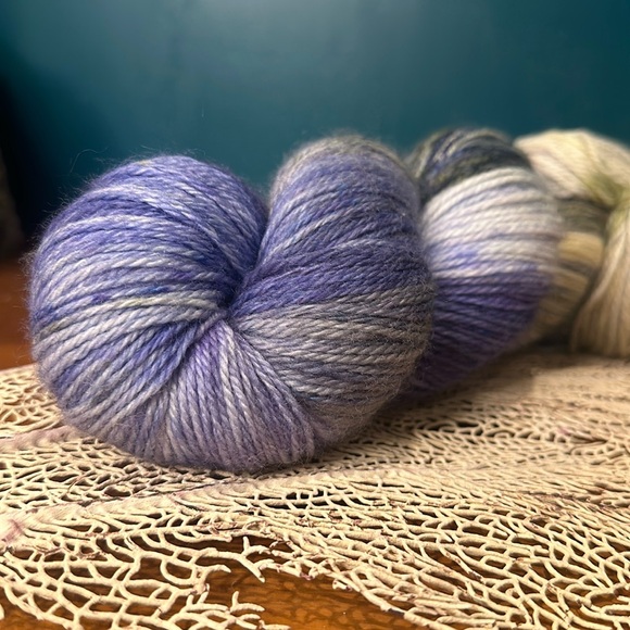 NWT - Rare and New Authentic Bumblebee Acres Hand-Dyed Yarn Skein - Lallybroch - Picture 1 of 4